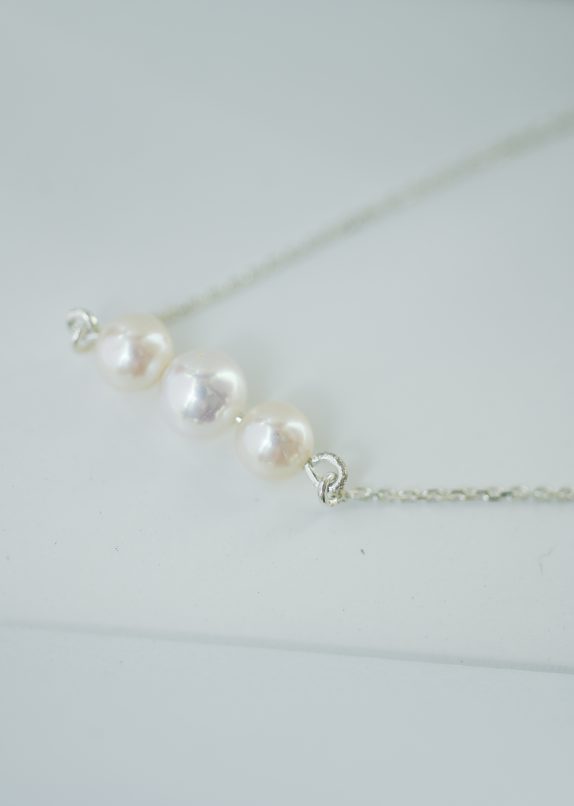 Linear Pearl Necklace - Image 3
